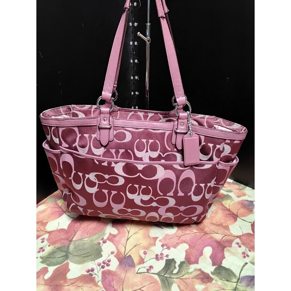 COACH Signature Burgandy Jacquard pleated front  Handbag Tote F20444 from 2012 - Picture 3 of 10